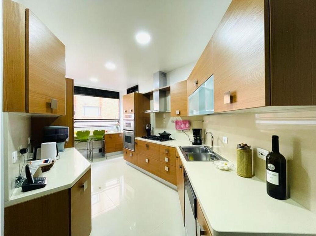Apartamento de 3 alcobas en venta en La Cabrera, Bogotá, 260 m² · foto 15 de 20