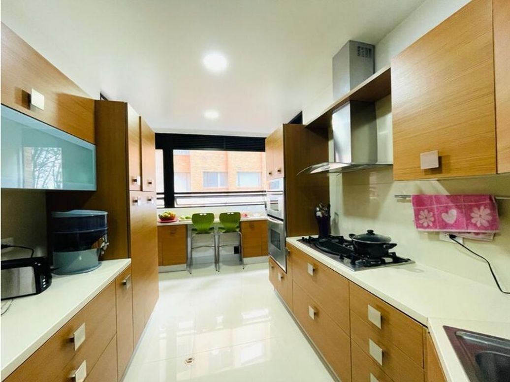 Apartamento de 3 alcobas en venta en La Cabrera, Bogotá, 260 m² · foto 16 de 20