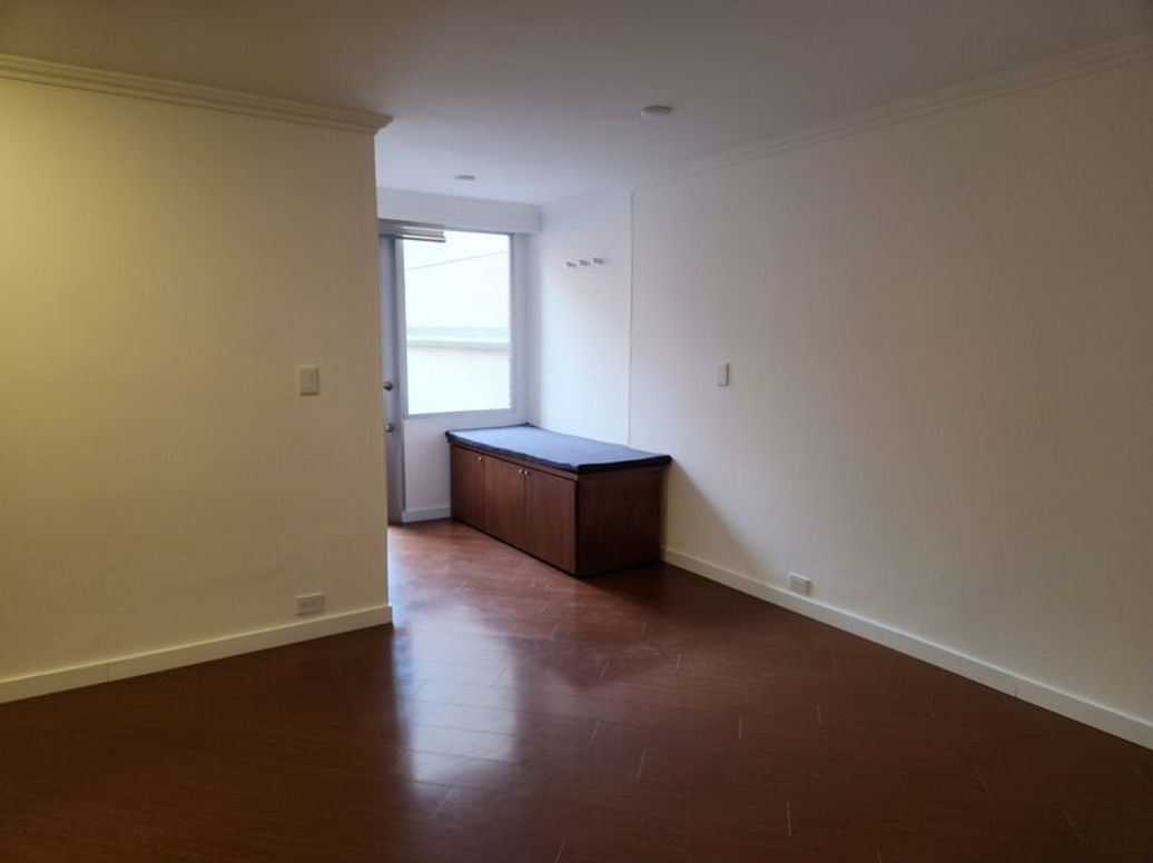 Apartamento de 3 alcobas en venta en Santa Barbara Central, Bogotá, 160 m² · foto 8 de 14