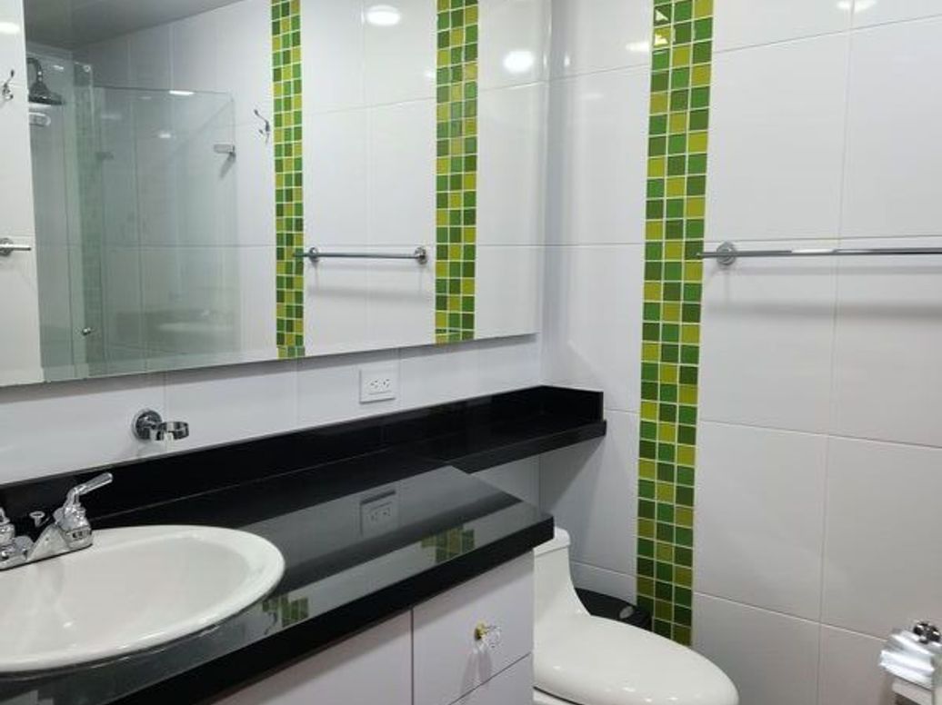 Apartamento de 3 alcobas en venta en Santa Barbara Central, Bogotá, 160 m² · foto 14 de 14