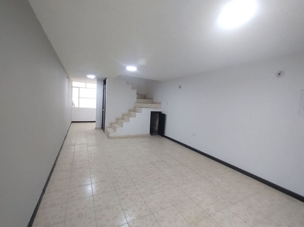 Casa en venta en Villas De Granada, Bogotá · foto 2 de 20
