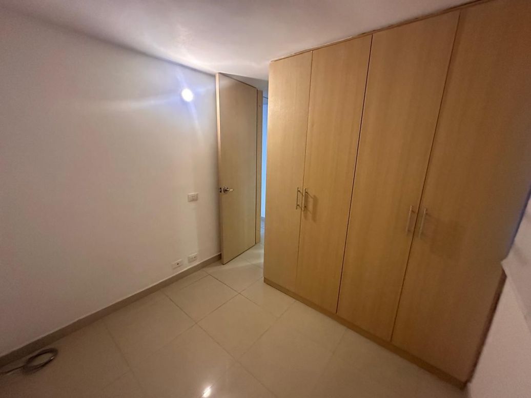 Apartamento de 3 alcobas en venta en El Mortiño, Bogotá, 49 m² · foto 2 de 5