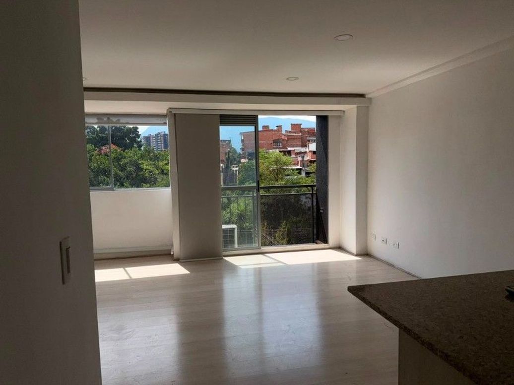 APARTAESTUDIO EN ARRIENDO CON BALCON EN BELEN LOMA DE LOS BERNAL MEDELLIN en Altavista