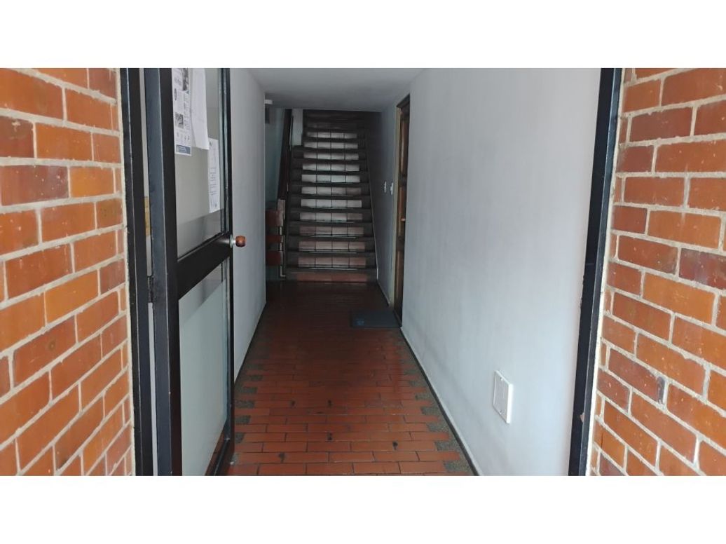 Apartamento de 3 alcobas en venta en Cedritos, Bogotá, 64 m² · foto 3 de 18