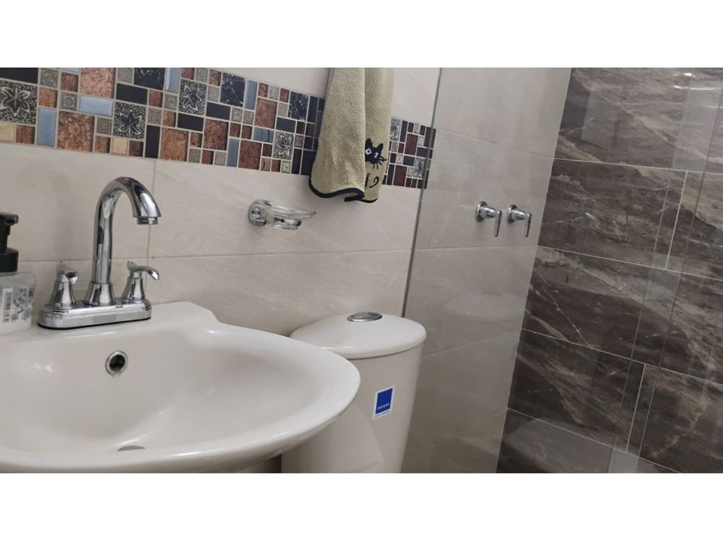 Apartamento de 3 alcobas en venta en Cedritos, Bogotá, 64 m² · foto 10 de 18