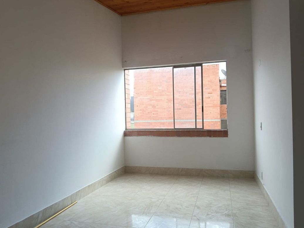 Apartamento de 3 alcobas en venta en Britalia, Bogotá, 56 m² · foto 2 de 16