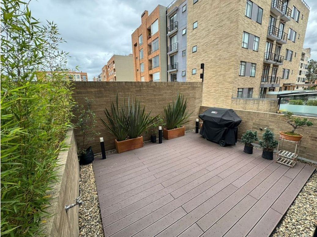 Apartamento de 2 alcobas en venta en Santa Barbara, Bogotá, 86 m² · foto 2 de 5