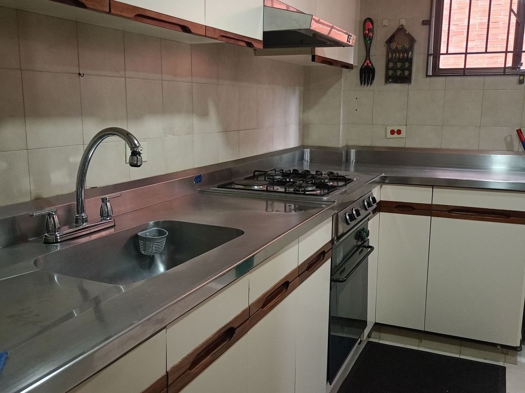 Apartamento de 3 alcobas en venta en Los Rosales, Bogotá, 110 m² · foto 9 de 20