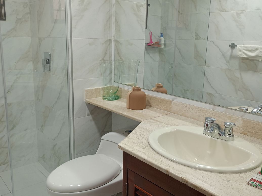 Apartamento de 3 alcobas en venta en Los Rosales, Bogotá, 110 m² · foto 7 de 20