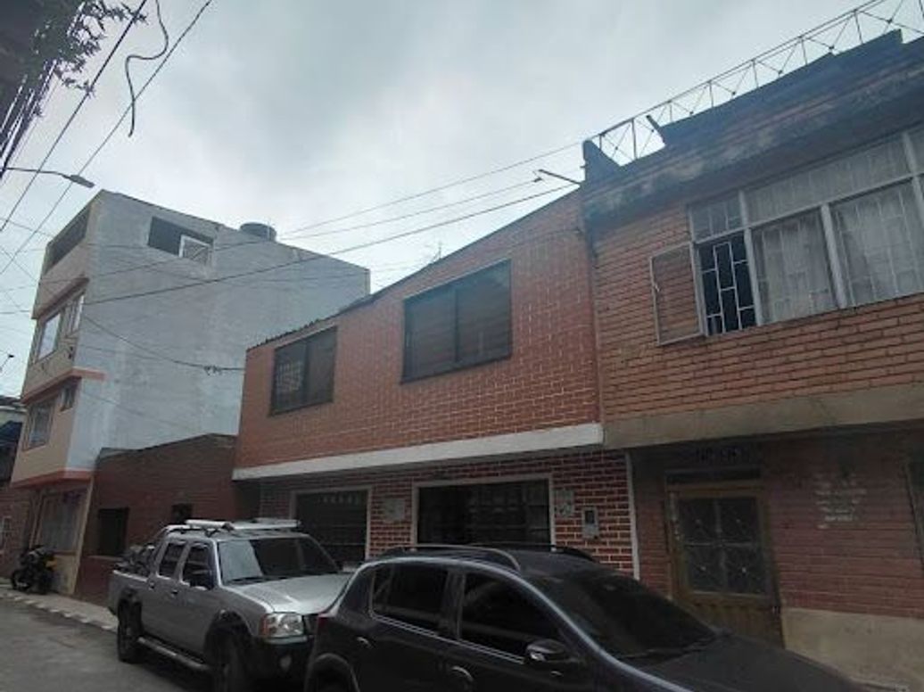 Casa de 10 alcobas en venta en La Cabaña, Bogotá, 247 m² · foto 18 de 18