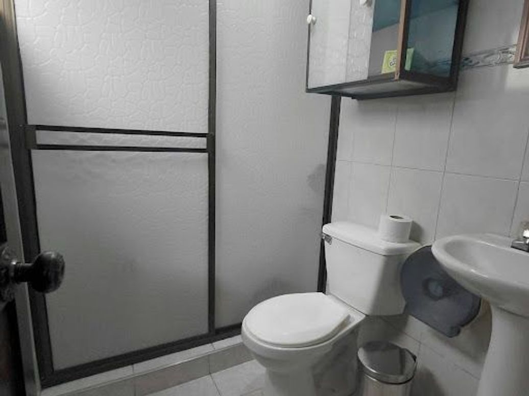 Casa de 10 alcobas en venta en La Cabaña, Bogotá, 247 m² · foto 12 de 18