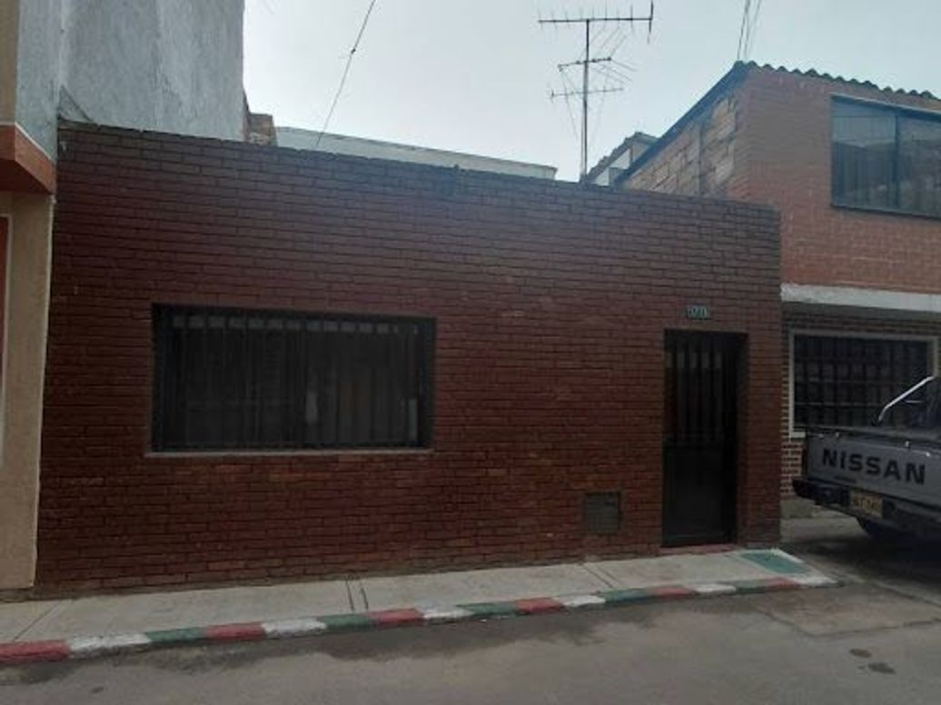 Casa de 10 alcobas en venta en La Cabaña, Bogotá, 247 m² · foto 16 de 18