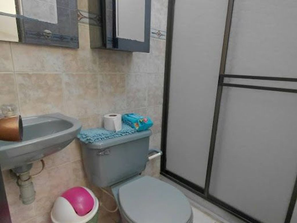 Casa de 10 alcobas en venta en La Cabaña, Bogotá, 247 m² · foto 6 de 18