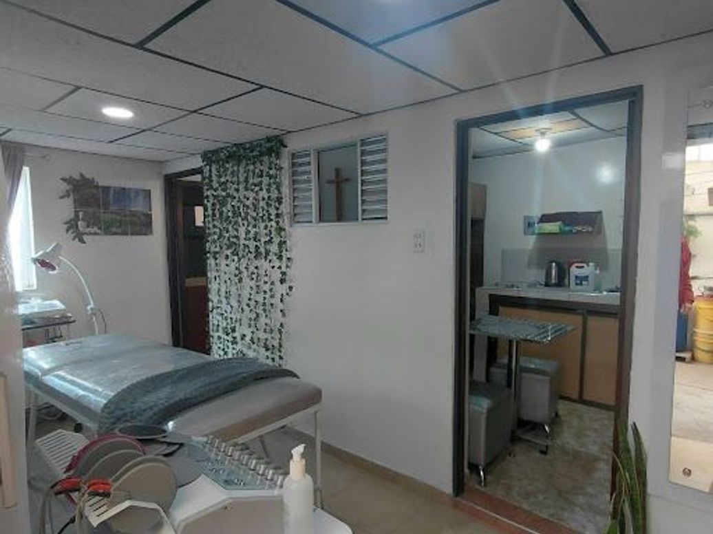 Casa de 10 alcobas en venta en La Cabaña, Bogotá, 247 m² · foto 8 de 18