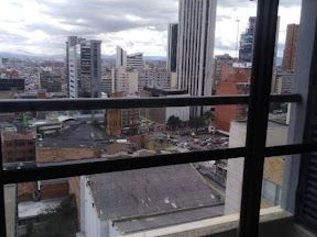 Apartaestudio en venta en Las Nieves, Bogotá, 37 m² · foto 3 de 17