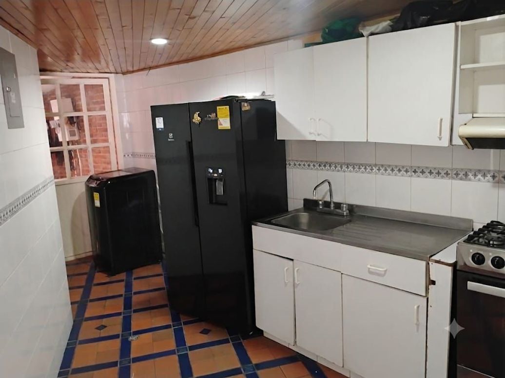 Casa de 6 alcobas en venta en Bosque Calderón, Bogotá, 507 m² · foto 3 de 20