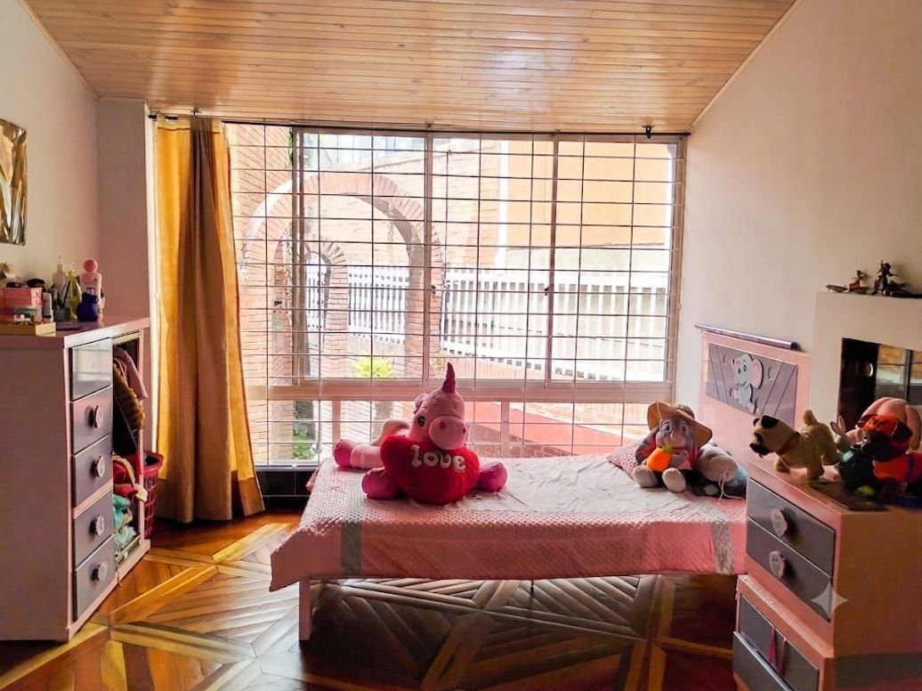 Casa de 6 alcobas en venta en Bosque Calderón, Bogotá, 507 m² · foto 19 de 20