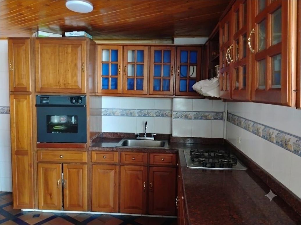 Casa de 6 alcobas en venta en Bosque Calderón, Bogotá, 507 m² · foto 15 de 20