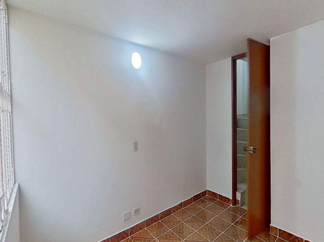 Casa de 3 alcobas en venta en Campo Alegre, Bogotá, 62 m² · foto 12 de 20
