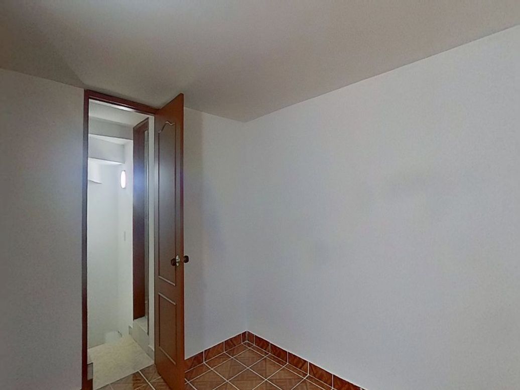 Casa de 3 alcobas en venta en Campo Alegre, Bogotá, 62 m² · foto 8 de 20