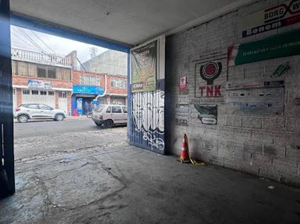 Casa de 3 alcobas en venta en Colombia, Bogotá, 224 m² · foto 2 de 5