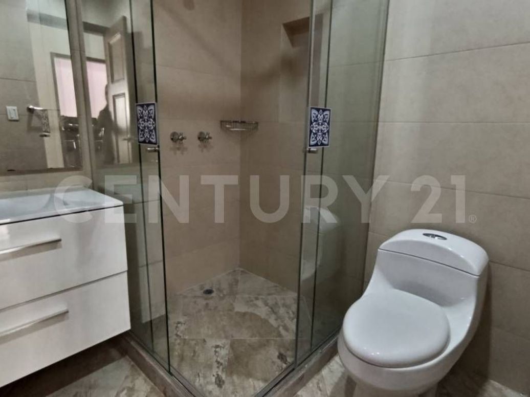 Casa de 8 alcobas en venta en Santa Barbara Alta, Bogotá, 652 m² · foto 13 de 20