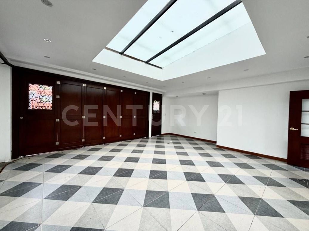 Casa de 8 alcobas en venta en Santa Barbara Alta, Bogotá, 652 m² · foto 14 de 20