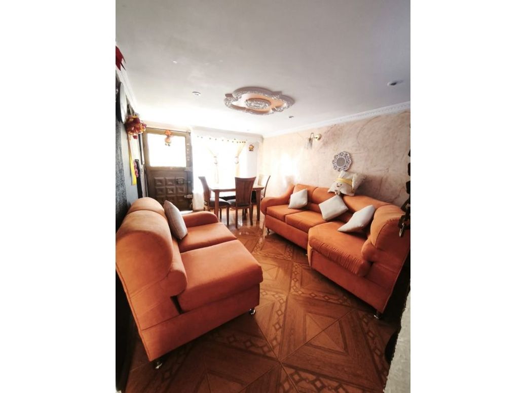 Casa de 5 alcobas en venta en Chircales Del Sur, Bogotá, 103 m² · foto 3 de 17