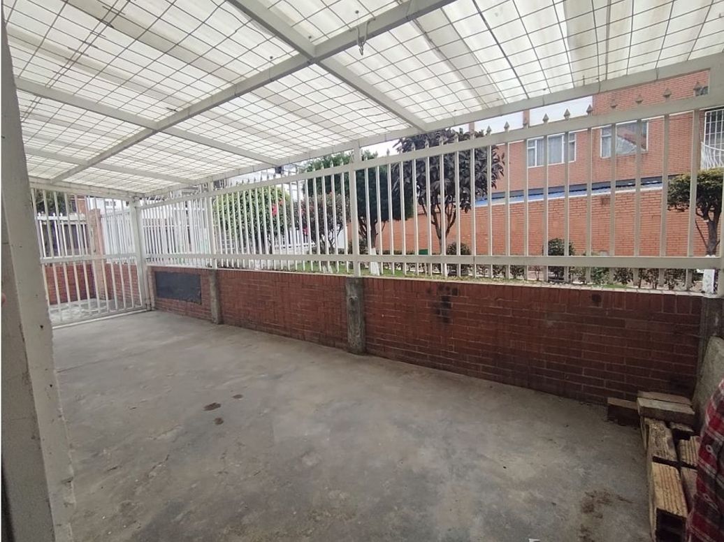 Casa de 5 alcobas en venta en Country Sur, Bogotá, 140 m² · foto 14 de 20