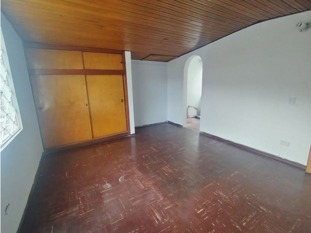 Casa de 5 alcobas en venta en Country Sur, Bogotá, 140 m² · foto 2 de 20