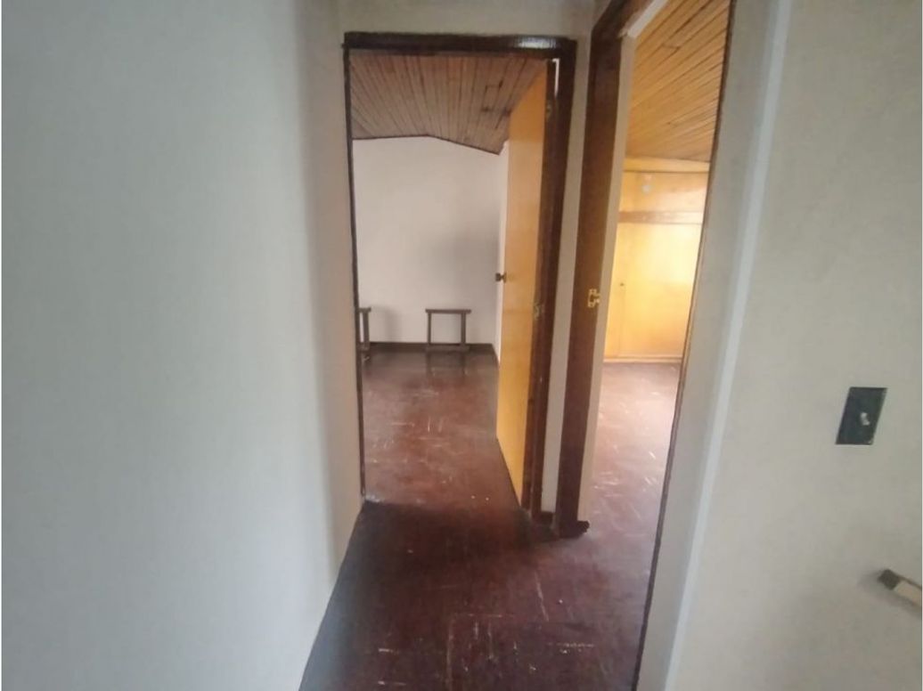 Casa de 5 alcobas en venta en Country Sur, Bogotá, 140 m² · foto 19 de 20