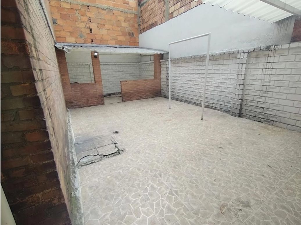 Casa de 5 alcobas en venta en Country Sur, Bogotá, 140 m² · foto 17 de 20