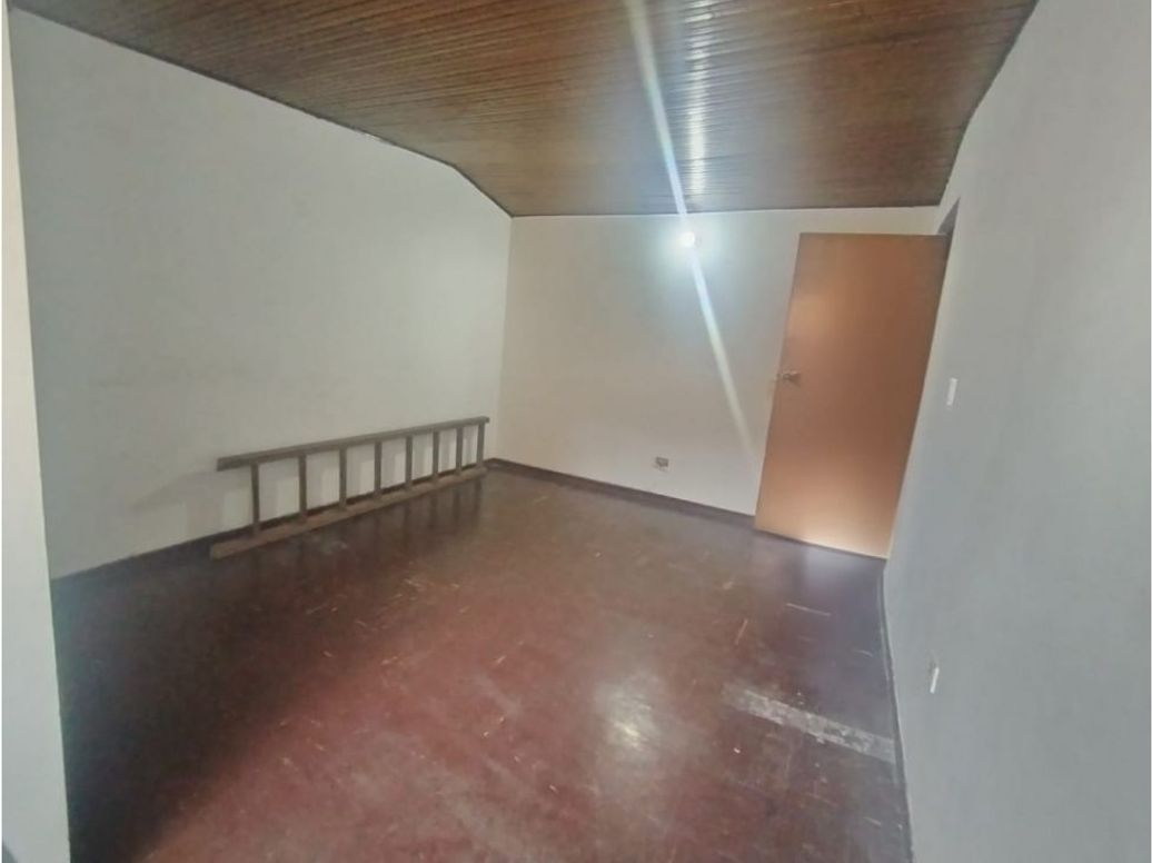 Casa de 5 alcobas en venta en Country Sur, Bogotá, 140 m² · foto 6 de 20