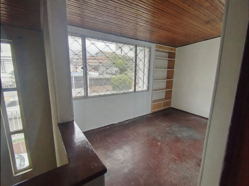 Casa de 5 alcobas en venta en Country Sur, Bogotá, 140 m² · foto 9 de 20