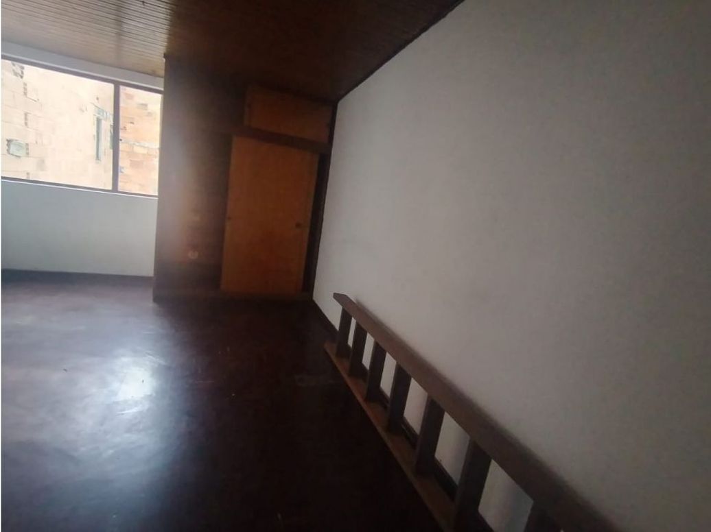 Casa de 5 alcobas en venta en Country Sur, Bogotá, 140 m² · foto 7 de 20