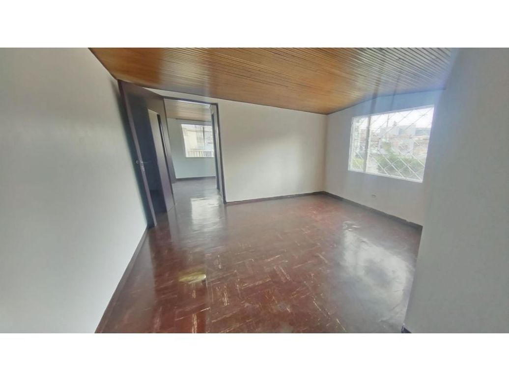 Casa de 5 alcobas en venta en Country Sur, Bogotá, 140 m² · foto 11 de 20