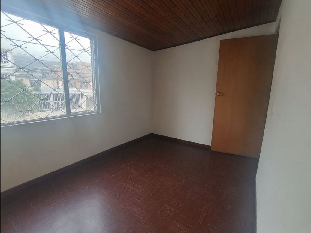 Casa de 5 alcobas en venta en Country Sur, Bogotá, 140 m² · foto 10 de 20