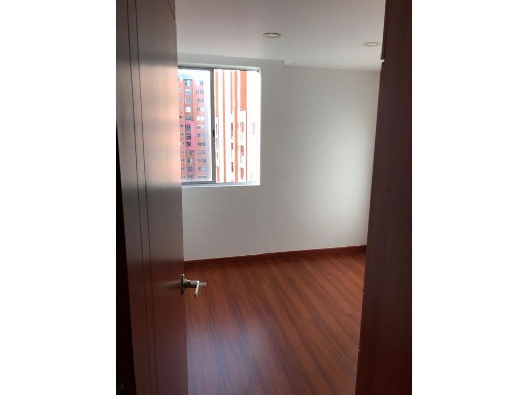 Apartamento de 3 alcobas en venta en Madelena, Bogotá, 56 m² · foto 4 de 8