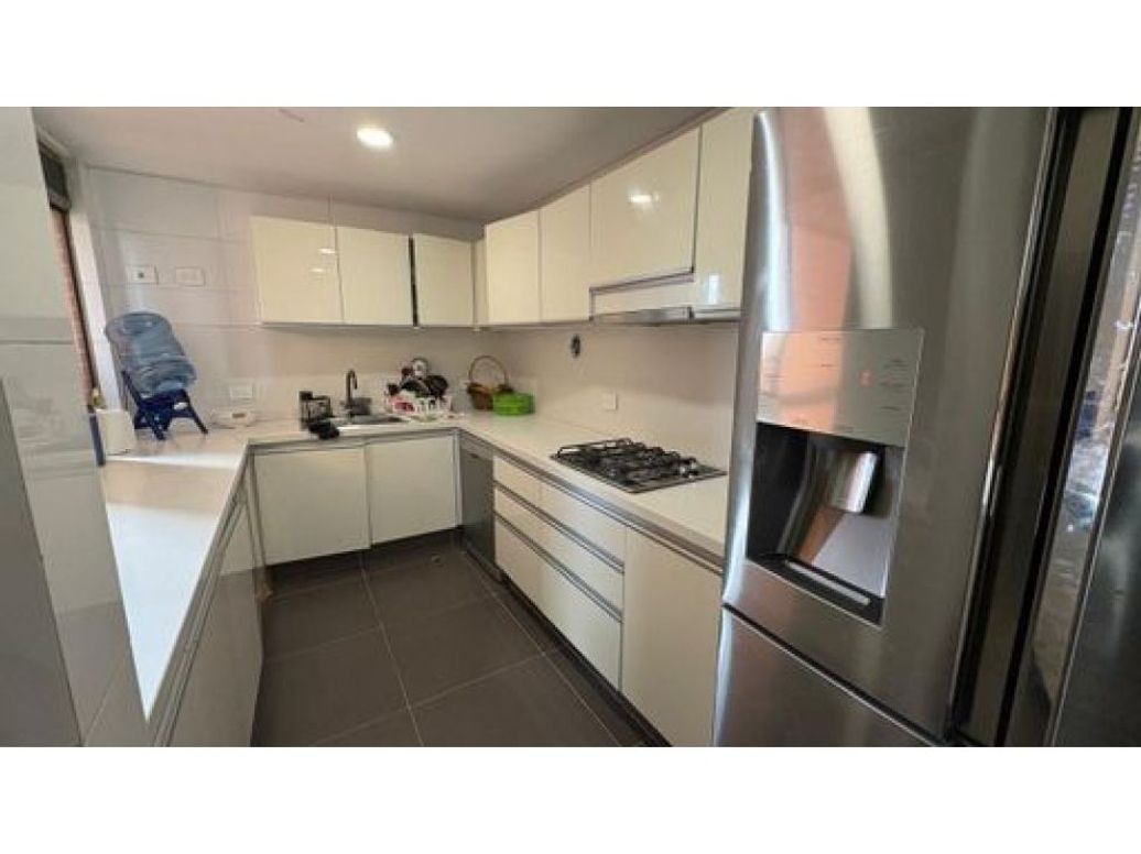 Apartamento de 3 alcobas en venta en La Esperanza Norte, Bogotá, 170 m² · foto 3 de 19