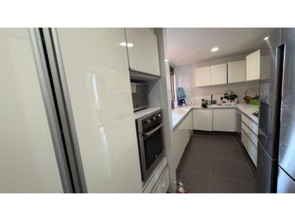 Apartamento de 3 alcobas en venta en La Esperanza Norte, Bogotá, 170 m² · foto 2 de 19