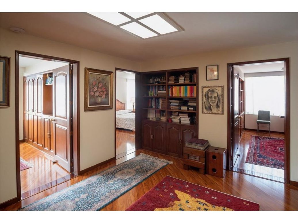 Apartamento de 4 alcobas en venta en Santa Barbara, Bogotá, 411 m² · foto 18 de 20