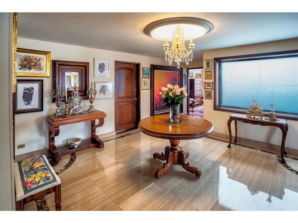 Apartamento de 4 alcobas en venta en Santa Barbara, Bogotá, 411 m² · foto 11 de 20