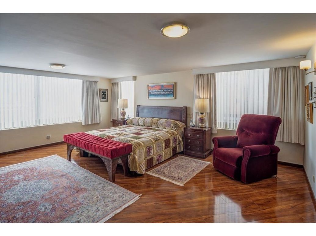 Apartamento de 4 alcobas en venta en Santa Barbara, Bogotá, 411 m² · foto 13 de 20