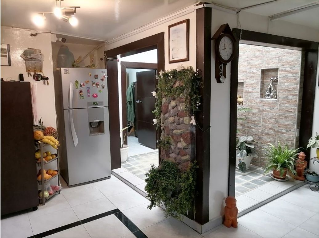 Casa de 4 alcobas en venta en Versalles, Bogotá, 231 m² · foto 5 de 20