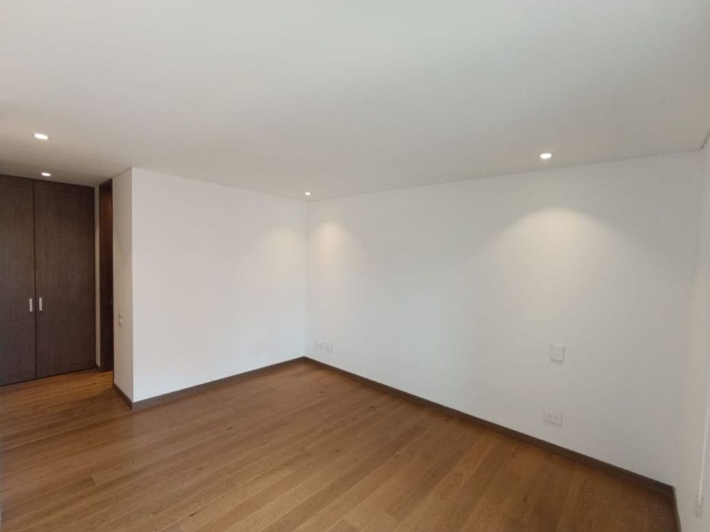 Apartamento de 3 alcobas en venta en El Plan, Bogotá, 142 m² · foto 7 de 20
