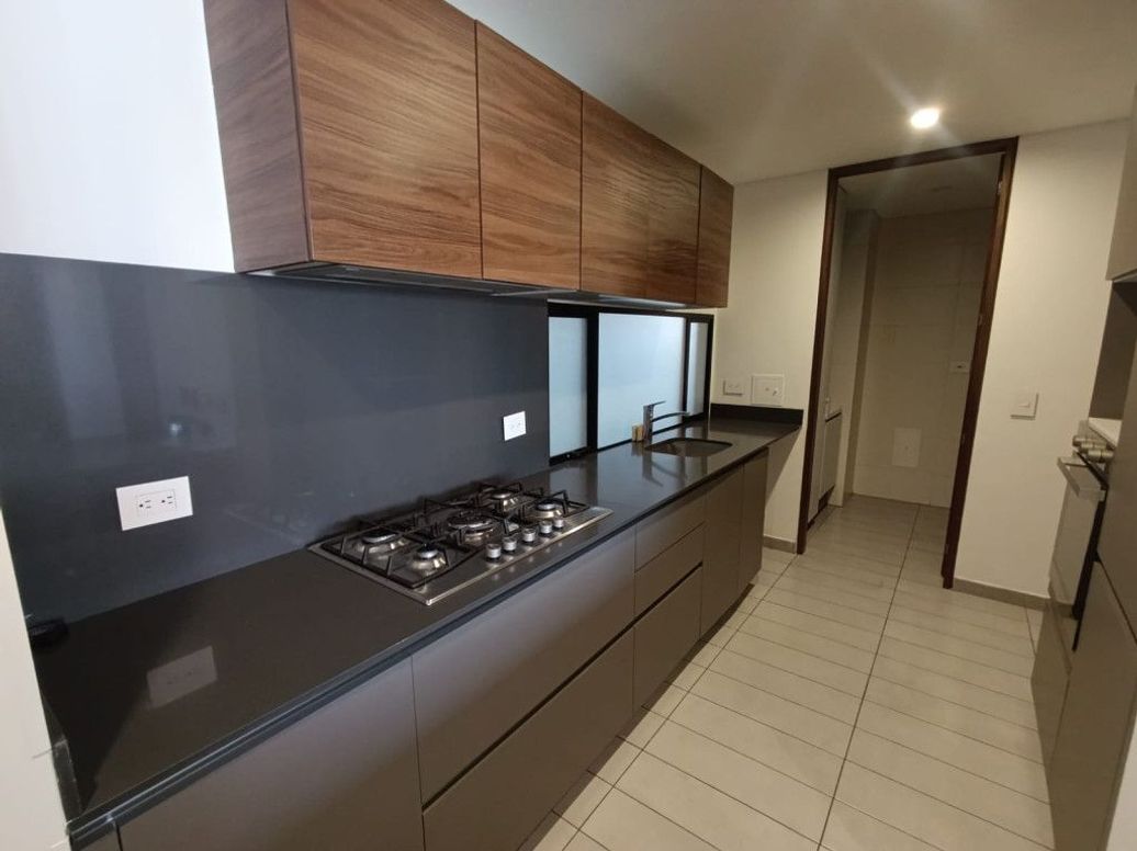 Apartamento de 3 alcobas en venta en El Plan, Bogotá, 142 m² · foto 4 de 20