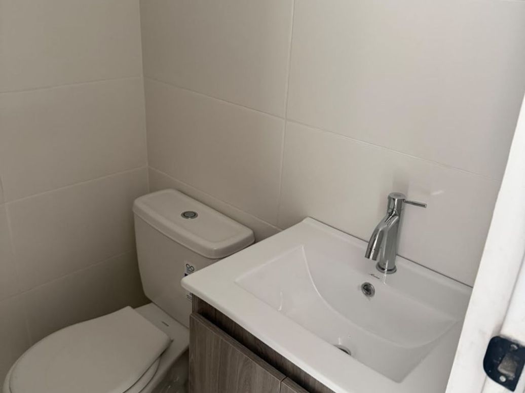 Apartamento de 2 alcobas en venta en Bosque De Castilla, Bogotá, 38 m² · foto 6 de 9
