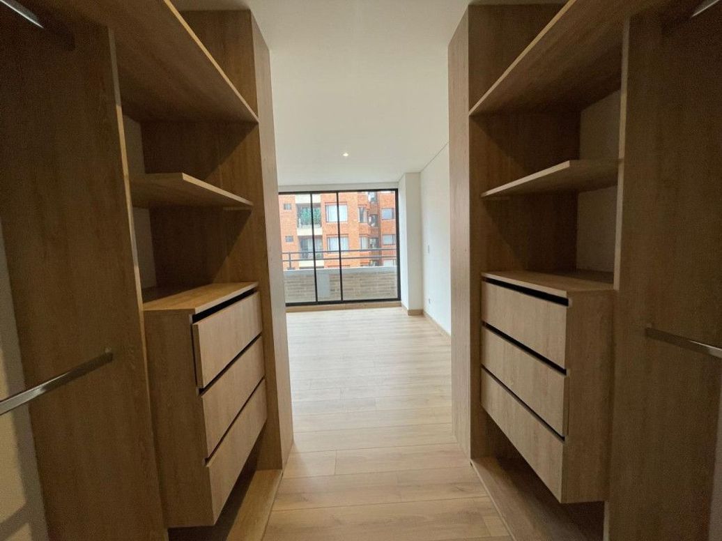 Apartamento de 1 alcoba en venta en Santa Barbara Occidental, Bogotá, 58 m² · foto 17 de 20
