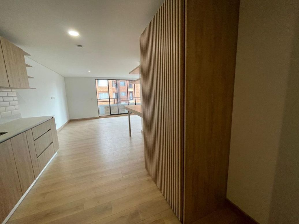 Apartamento de 1 alcoba en venta en Santa Barbara Occidental, Bogotá, 58 m² · foto 2 de 20