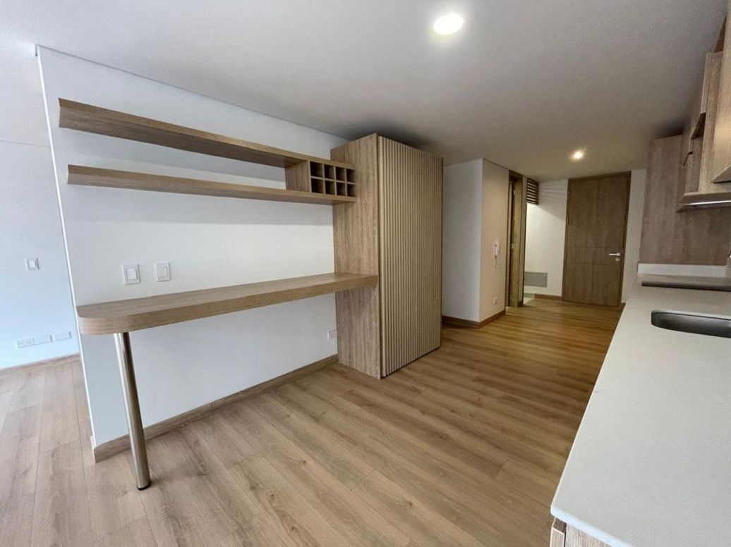 Apartamento de 1 alcoba en venta en Santa Barbara Occidental, Bogotá, 58 m² · foto 4 de 20